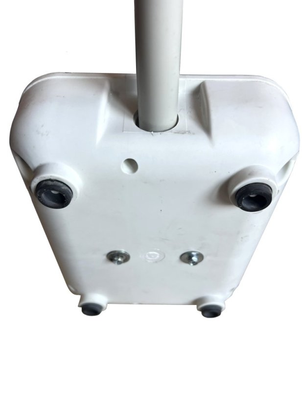 Podstavec s betonovou zátěží včetně přechodu